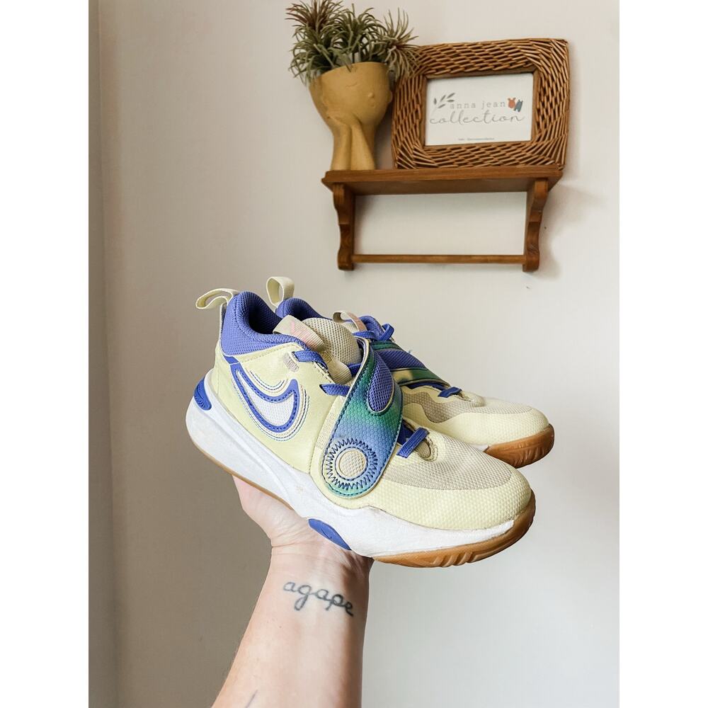 Nike team hustle sneakers - 1.5 youth